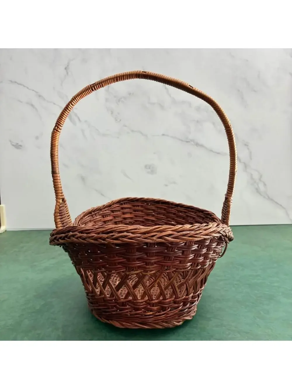 Vintage Wicker Gathering Basket With Wrapped Handle Scalloped Rim Farmhouse Deco